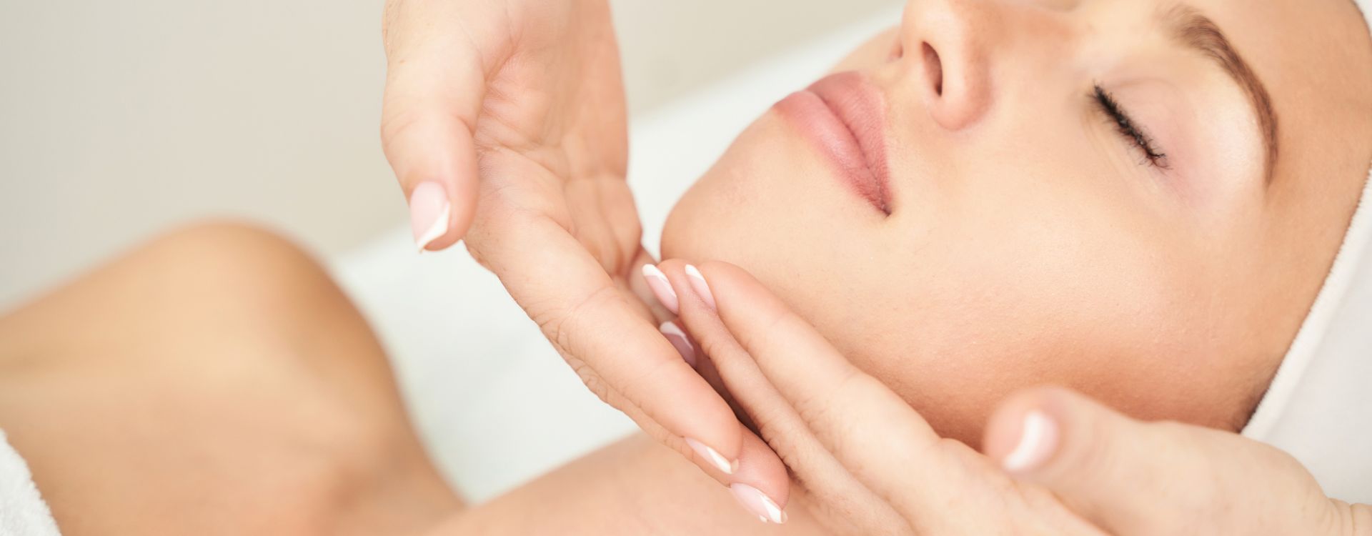 massaggio emolinfatico viso con vacuum
